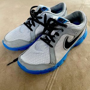 Nike Flex Experience Rn 2.  Size 4.5Y